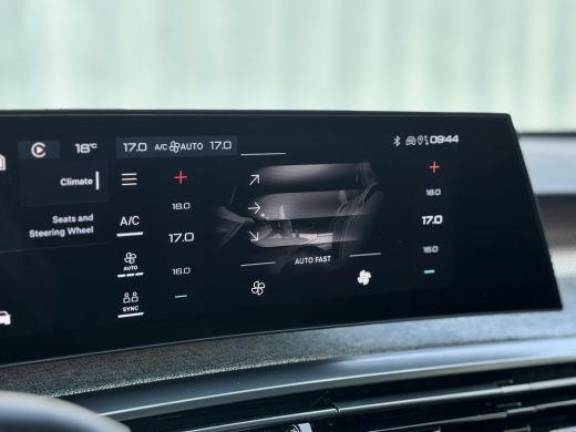 Peugeot 3008 Peugeot Hybrid 136pk GT Airco | 360 °C Camera | Alcantara bekleding | Apple Carlplay/ Android Aut... ActivLease financial lease