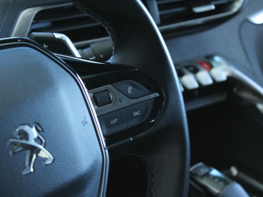 Peugeot 5008 1.2 PureTech Allure Pack CAMERA | TREKHAAK | CARPLAY | ActivLease financial lease