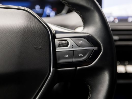 Peugeot 5008 1.2 PureTech Sport 7 Persoons (APPLE CARPLAY, GROOT NAVI, GETINT GLAS, DAB+, SPORTSTOELEN, PARKEE... ActivLease financial lease