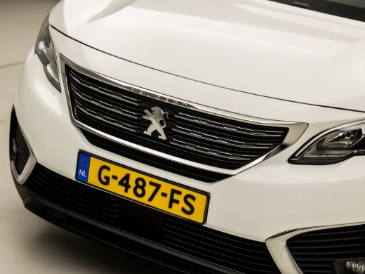 Peugeot 5008 1.2 PureTech Sport 7 Persoons (APPLE CARPLAY, GROOT NAVI, GETINT GLAS, DAB+, SPORTSTOELEN, PARKEE... ActivLease financial lease