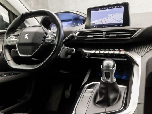 Peugeot 5008 1.2 PureTech Sport 7 Persoons (APPLE CARPLAY, GROOT NAVI, GETINT GLAS, DAB+, SPORTSTOELEN, PARKEE... ActivLease financial lease
