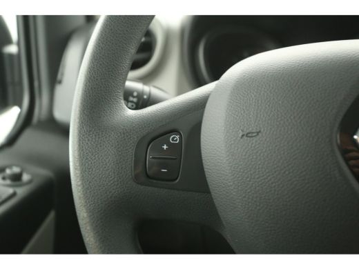 Renault Trafic 1.6 dCi T29 L2H1 Dubbele Cabine 6 Persoons Airco Cruise Navi PDC Imperiaal Elektrpakket Trekhaak ActivLease financial lease