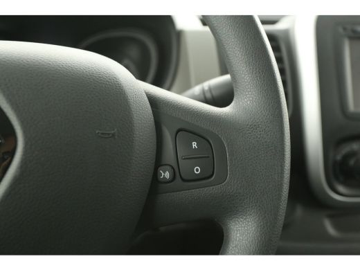 Renault Trafic 1.6 dCi T29 L2H1 Dubbele Cabine 6 Persoons Airco Cruise Navi PDC Imperiaal Elektrpakket Trekhaak ActivLease financial lease