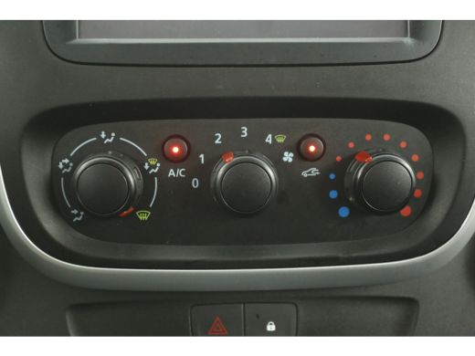 Renault Trafic 1.6 dCi T29 L2H1 Dubbele Cabine 6 Persoons Airco Cruise Navi PDC Imperiaal Elektrpakket Trekhaak ActivLease financial lease