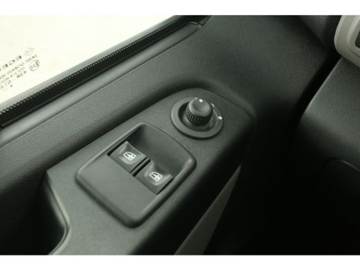 Renault Trafic 1.6 dCi T29 L2H1 Dubbele Cabine 6 Persoons Airco Cruise Navi PDC Imperiaal Elektrpakket Trekhaak ActivLease financial lease