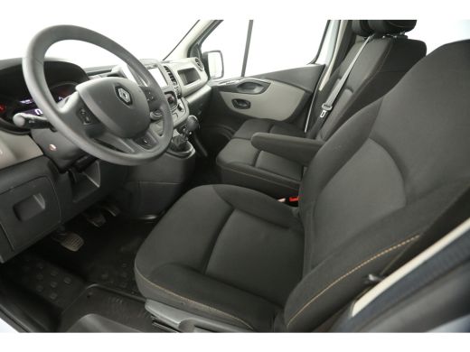 Renault Trafic 1.6 dCi T29 L2H1 Dubbele Cabine 6 Persoons Airco Cruise Navi PDC Imperiaal Elektrpakket Trekhaak ActivLease financial lease