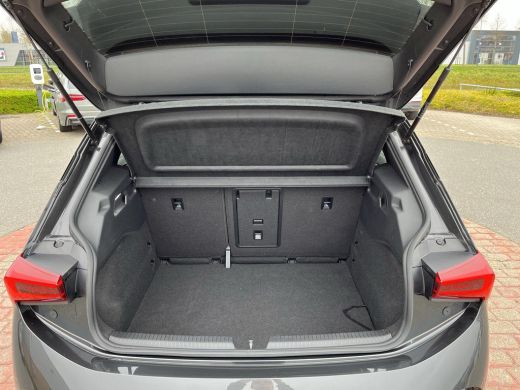 Seat Born 59kWh 170kW eBoost Business | 230Pk | ACC | A. Camera | HUD | Navi | Clima | ActivLease financial lease