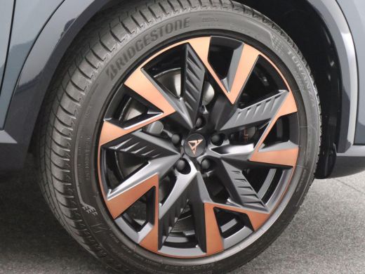 Seat Formentor 1.5 TSI e-Hybrid VZ Performance 272PK DSG matrix led, adaptive cruise, side assist, Sennheiser au... ActivLease financial lease
