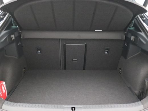 Seat Formentor 1.5 TSI e-Hybrid VZ Performance 272PK DSG matrix led, adaptive cruise, side assist, Sennheiser au... ActivLease financial lease