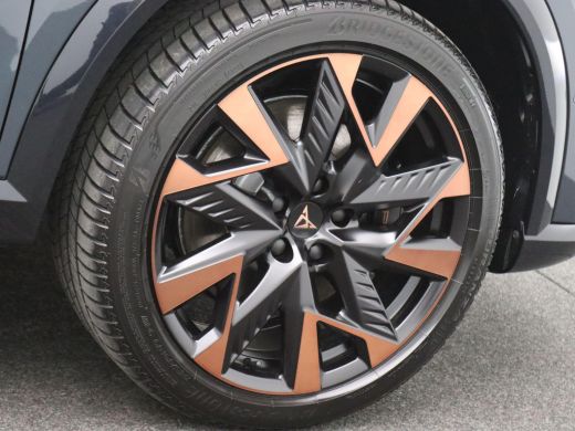 Seat Formentor 1.5 TSI e-Hybrid VZ Performance 272PK DSG matrix led, trekhaak, schuif-kanteldak, vollederen bekl... ActivLease financial lease