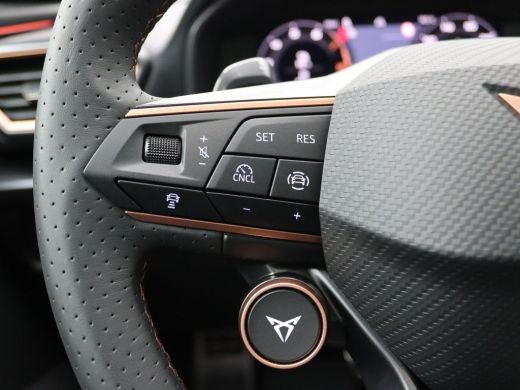 Seat Formentor 1.5 TSI e-Hybrid VZ Performance 272PK DSG matrix led, trekhaak, schuif-kanteldak, vollederen bekl... ActivLease financial lease