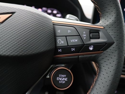 Seat Formentor 1.5 TSI e-Hybrid VZ Performance 272PK DSG matrix led, trekhaak, schuif-kanteldak, vollederen bekl... ActivLease financial lease