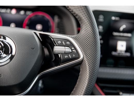 Skoda Kamiq ŠKODA Monte Carlo | Achteruitrijcamera | Cruise control met speedlimiter | Driver Activity Assist... ActivLease financial lease