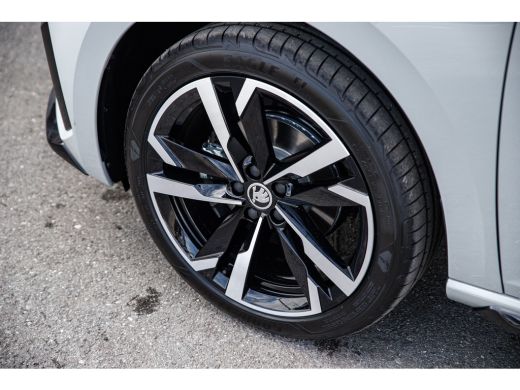 Skoda Scala ŠKODA Monte Carlo | Achteruitrijcamera | Chromen raamlijsten | Cruise control met speedlimiter ActivLease financial lease