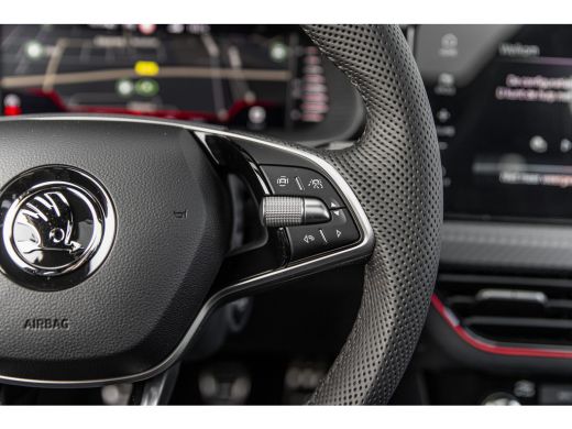 Skoda Scala ŠKODA Monte Carlo | Achteruitrijcamera | Chromen raamlijsten | Cruise control met speedlimiter ActivLease financial lease