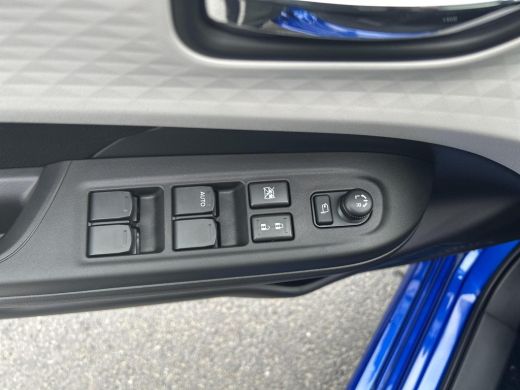 Suzuki Swift 1.2 Style Smart Hybrid ActivLease financial lease