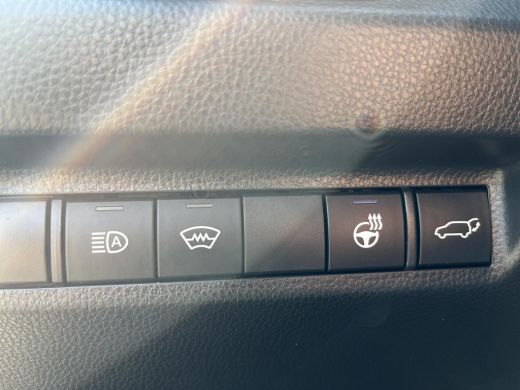 Toyota RAV4 2.5 Hybrid Bi-Tone | Facelift 2023 | Apple CarPlay/Android auto | Achteruitrijcamera | Voorruitve... ActivLease financial lease
