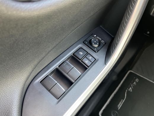 Toyota RAV4 2.5 Hybrid Bi-Tone | Facelift 2023 | Apple CarPlay/Android auto | Achteruitrijcamera | Voorruitve... ActivLease financial lease