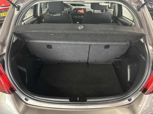 Toyota Yaris 1.3 VVT-i Design ActivLease financial lease