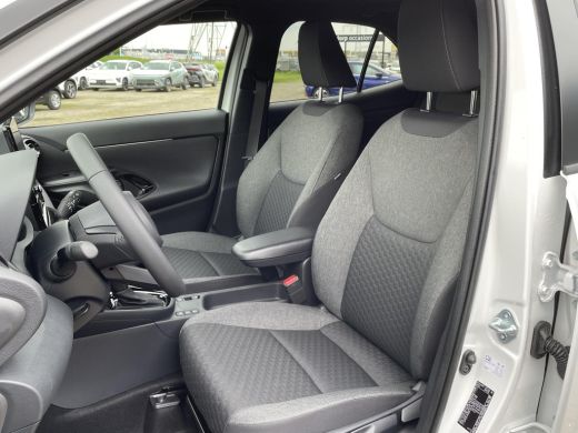 Toyota Yaris Cross 1.5 Hybrid 115 First Edition **COMFORT PACK/ NIEUWE AUTO/ DIRECT LEVERBAAR** ActivLease financial lease
