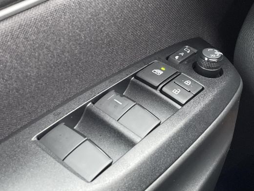 Toyota Yaris Cross 1.5 Hybrid 115 First Edition **COMFORT PACK/ NIEUWE AUTO/ DIRECT LEVERBAAR** ActivLease financial lease