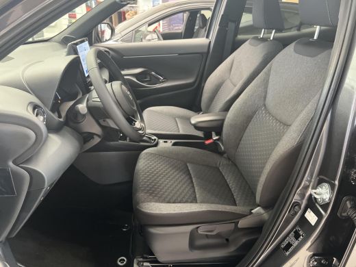 Toyota Yaris Cross 1.5 Hybrid 115 First Edition **COMFORT PACK/ NIEUWE AUTO/ DIRECT LEVERBAAR** ActivLease financial lease