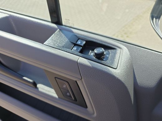 Volkswagen Crafter 35 2.0 TDI L3 H3 Highline - 140 Pk - Euro 6 - Airco - Cruise Control ActivLease financial lease