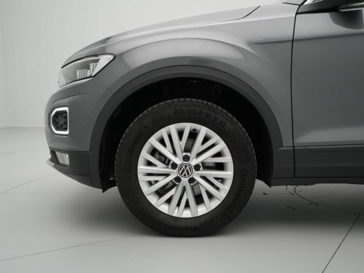 Volkswagen T-Roc 1.5 TSI 150pk Style Panorama Trekhaak Virtual Cockpit Led 343 ActivLease financial lease