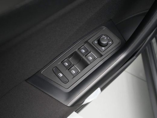 Volkswagen T-Roc 1.5 TSI 150pk Style Panorama Trekhaak Virtual Cockpit Led 343 ActivLease financial lease