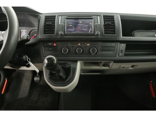Volkswagen Transporter 2.0 TDI L2H1 140PK Airco Carplay Cruise Navigatie PDC Imperiaal Elektrpakket Trekhaak ActivLease financial lease