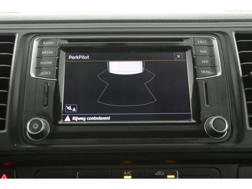 Volkswagen Transporter 2.0 TDI L2H1 140PK Airco Carplay Cruise Navigatie PDC Imperiaal Elektrpakket Trekhaak ActivLease financial lease