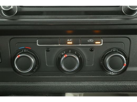 Volkswagen Transporter 2.0 TDI L2H1 140PK Airco Carplay Cruise Navigatie PDC Imperiaal Elektrpakket Trekhaak ActivLease financial lease