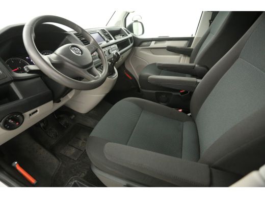 Volkswagen Transporter 2.0 TDI L2H1 140PK Airco Carplay Cruise Navigatie PDC Imperiaal Elektrpakket Trekhaak ActivLease financial lease