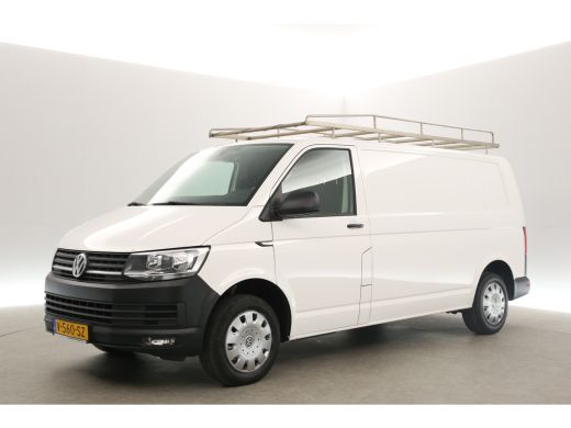 Volkswagen Transporter 2.0 TDI L2H1 140PK Airco Carplay Cruise Navigatie PDC Imperiaal Elektrpakket Trekhaak ActivLease financial lease
