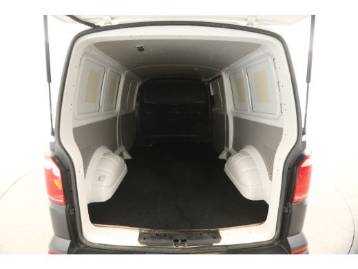 Volkswagen Transporter 2.0 TDI L2H1 140PK Airco Carplay Cruise Navigatie PDC Imperiaal Elektrpakket Trekhaak ActivLease financial lease