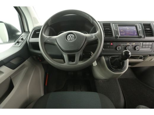 Volkswagen Transporter 2.0 TDI L2H1 140PK Airco Carplay Cruise Navigatie PDC Imperiaal Elektrpakket Trekhaak ActivLease financial lease