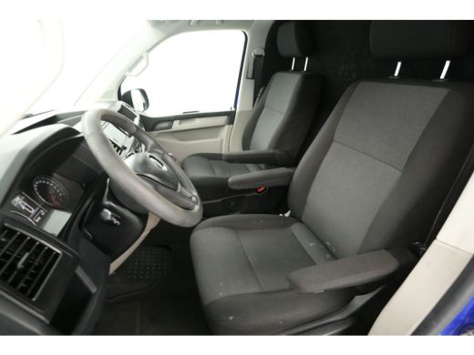 Volkswagen Transporter 2.0 TDI L2H1 140PK Glasauto Glasresteel Airco Cruise Carplay Navigatie Imperiaal Trekhaak ActivLease financial lease