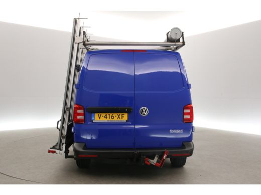 Volkswagen Transporter 2.0 TDI L2H1 140PK Glasauto Glasresteel Airco Cruise Carplay Navigatie Imperiaal Trekhaak ActivLease financial lease