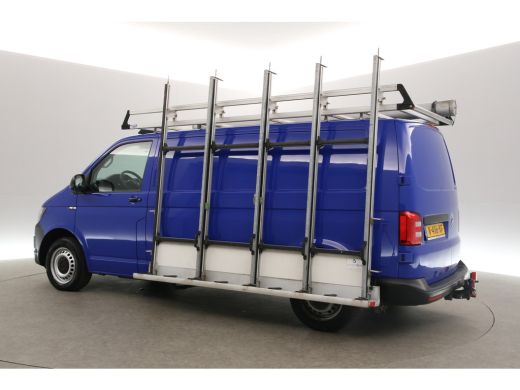 Volkswagen Transporter 2.0 TDI L2H1 140PK Glasauto Glasresteel Airco Cruise Carplay Navigatie Imperiaal Trekhaak ActivLease financial lease