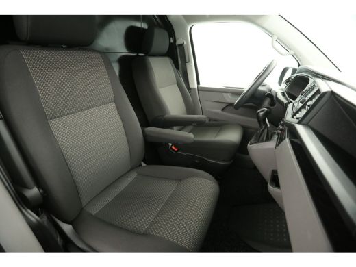 Volkswagen Transporter 2.0 TDI L2H1 150PK DSG Automaat Airco Cruise Carplay PDC Elektrpakket Trekhaak ActivLease financial lease