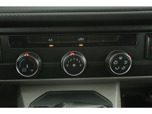 Volkswagen Transporter 2.0 TDI L2H1 150PK DSG Automaat Airco Cruise Carplay PDC Elektrpakket Trekhaak ActivLease financial lease
