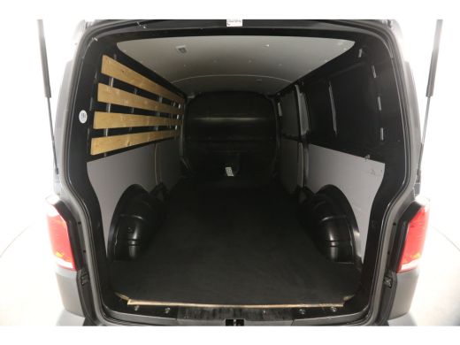 Volkswagen Transporter 2.0 TDI L2H1 150PK DSG Automaat Airco Cruise Carplay PDC Elektrpakket Trekhaak ActivLease financial lease