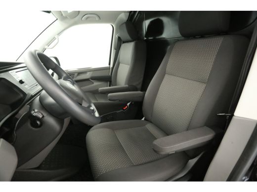 Volkswagen Transporter 2.0 TDI L2H1 150PK DSG Automaat Airco Cruise Carplay PDC Elektrpakket Trekhaak ActivLease financial lease
