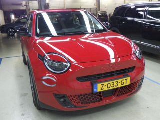 Fiat 600E Fiat RED 54 kWh / Parkeersensoren / Climate Control / LED / Keyless Start /