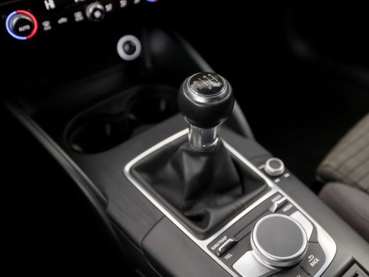 Audi A3 Limousine 30 TFSI Sport (DIGITAL COCKPIT, GROOT NAVI, CLIMATE, GETINT GLAS, LED KOPLAMPEN, SPORTS... ActivLease financial lease