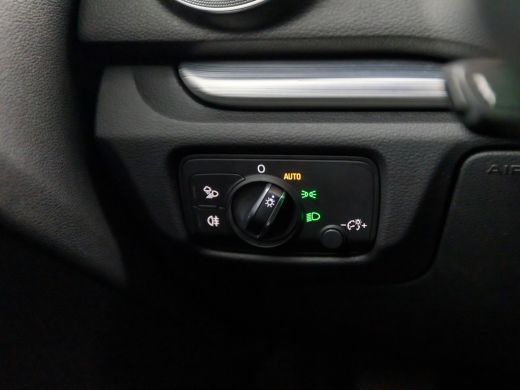 Audi A3 Limousine 30 TFSI Sport (DIGITAL COCKPIT, GROOT NAVI, CLIMATE, GETINT GLAS, LED KOPLAMPEN, SPORTS... ActivLease financial lease