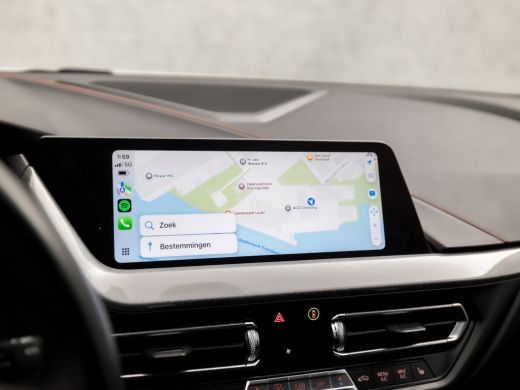 BMW 1-serie 118i SportLine Automaat (VIRTUAL COCKPIT, APPLE CARPLAY, GROOT NAVI, STUUR/STOELVERWARMING, ADAPT... ActivLease financial lease