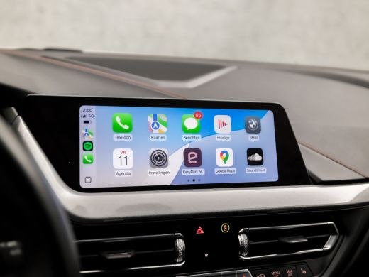 BMW 1-serie 118i SportLine Automaat (VIRTUAL COCKPIT, APPLE CARPLAY, GROOT NAVI, STUUR/STOELVERWARMING, ADAPT... ActivLease financial lease