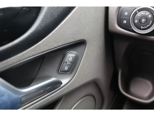 Ford Transit Custom 2.0 TDci L2 H1 DC Platinum Edition Automaat ActivLease financial lease