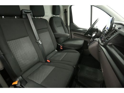 Ford Transit Custom 300 2.0 TDCI L1H1 Airco Cruise Carplay Navi PDC 3 Persoons 16''LMV Elektrpakket Trekhaak ActivLease financial lease